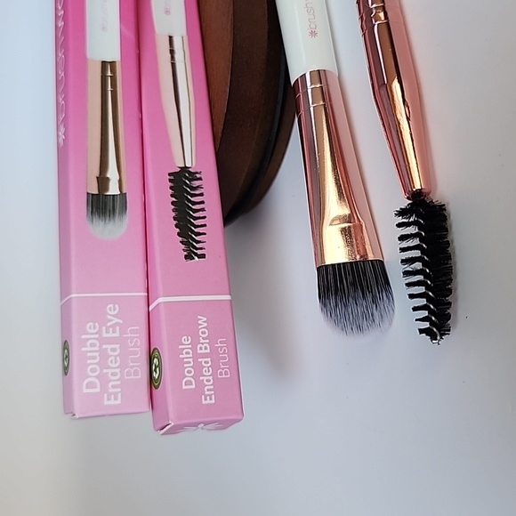 Brush Works Set - Double Ended Eye Brush & Double Ended Brow Brush - Picture 4 of 9
